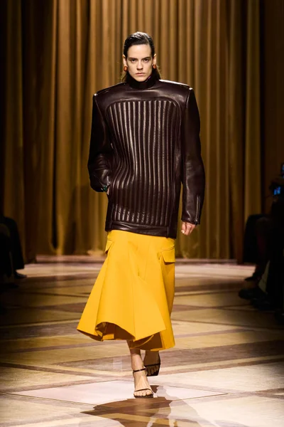 Look 44